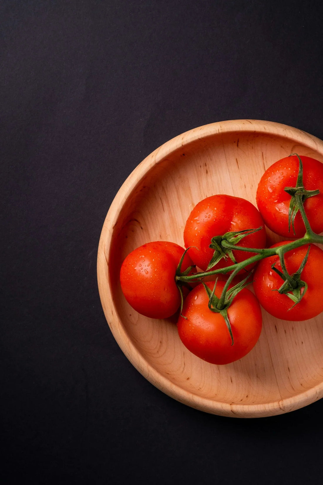 Grow Tomatoes from Soil Bags Up on a String: The Secret to Having Abundant Production